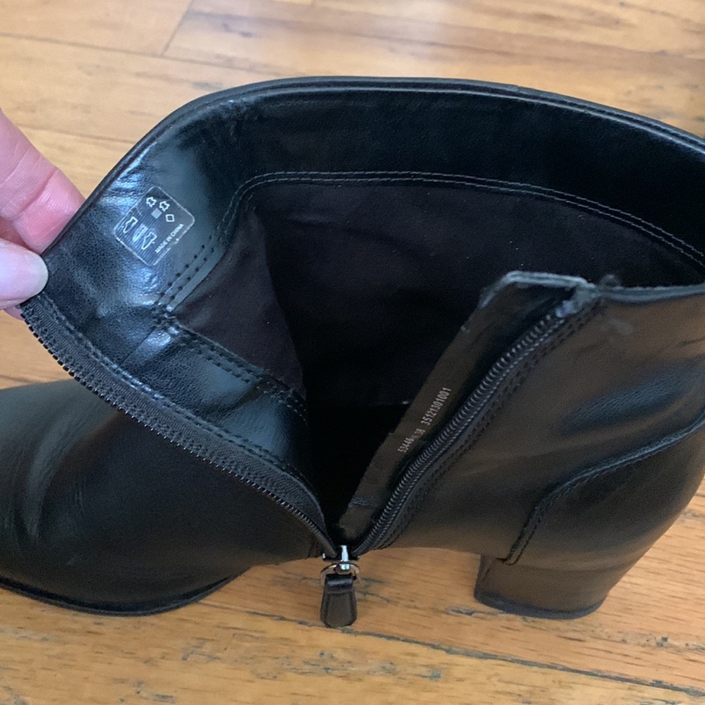 GUC Ecco Heeled Boot - Picture 4 of 6